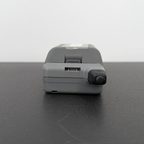 VTG Motorola Flip Phone F09HLD8416BG Retro Mobile Digital Personal Communicator - Picture 3 of 8